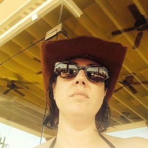 Meet your Posher, Jen